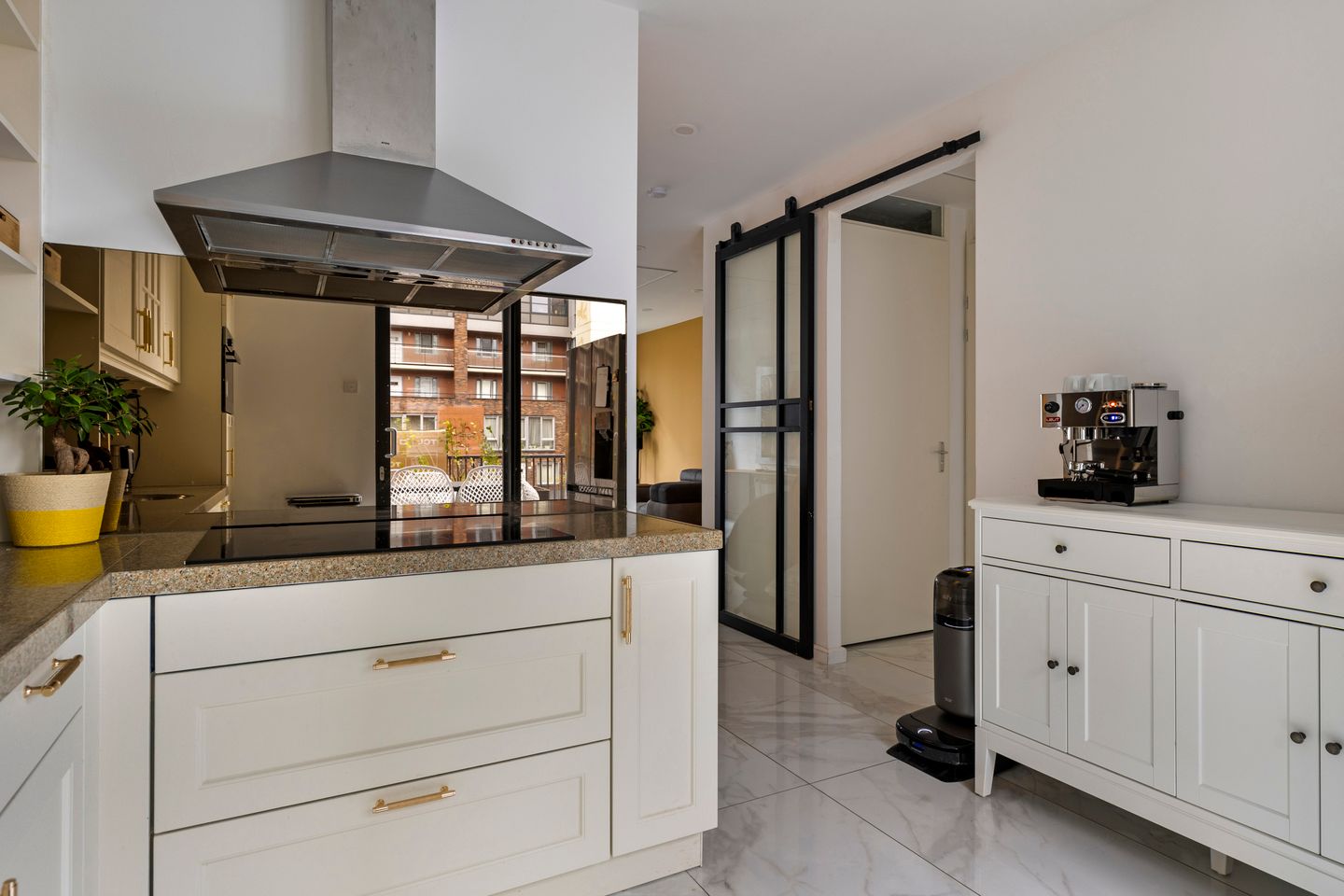 Foto 14 van Akropolishof 25