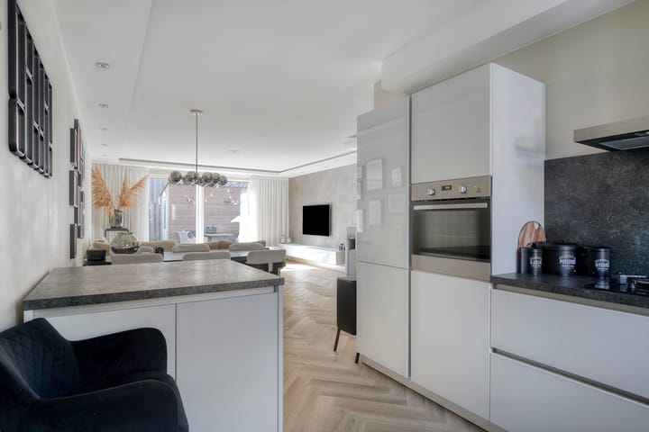 Photo 11 of Slikkerveersestraat 32