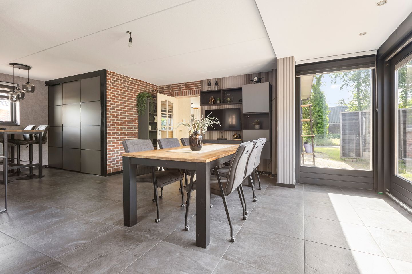 Foto 5 van Weegbree 22