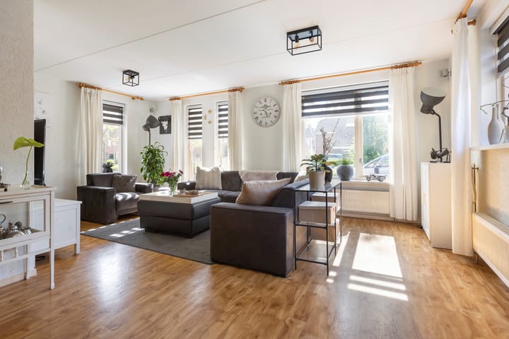 Foto 11 van Weegbree 22