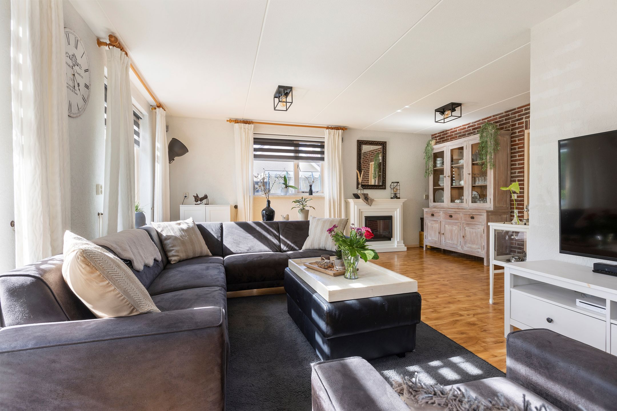 Foto 12 van Weegbree 22