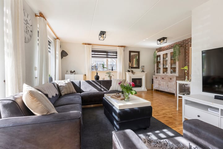 Foto 12 van Weegbree 22