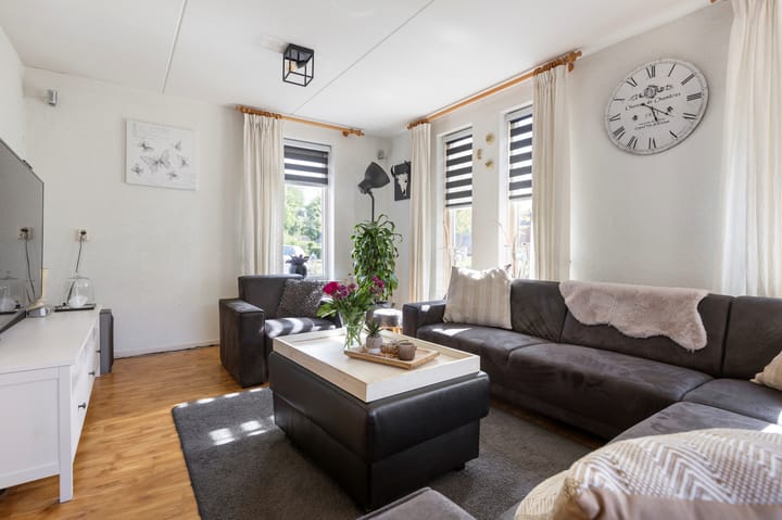 Foto 13 van Weegbree 22