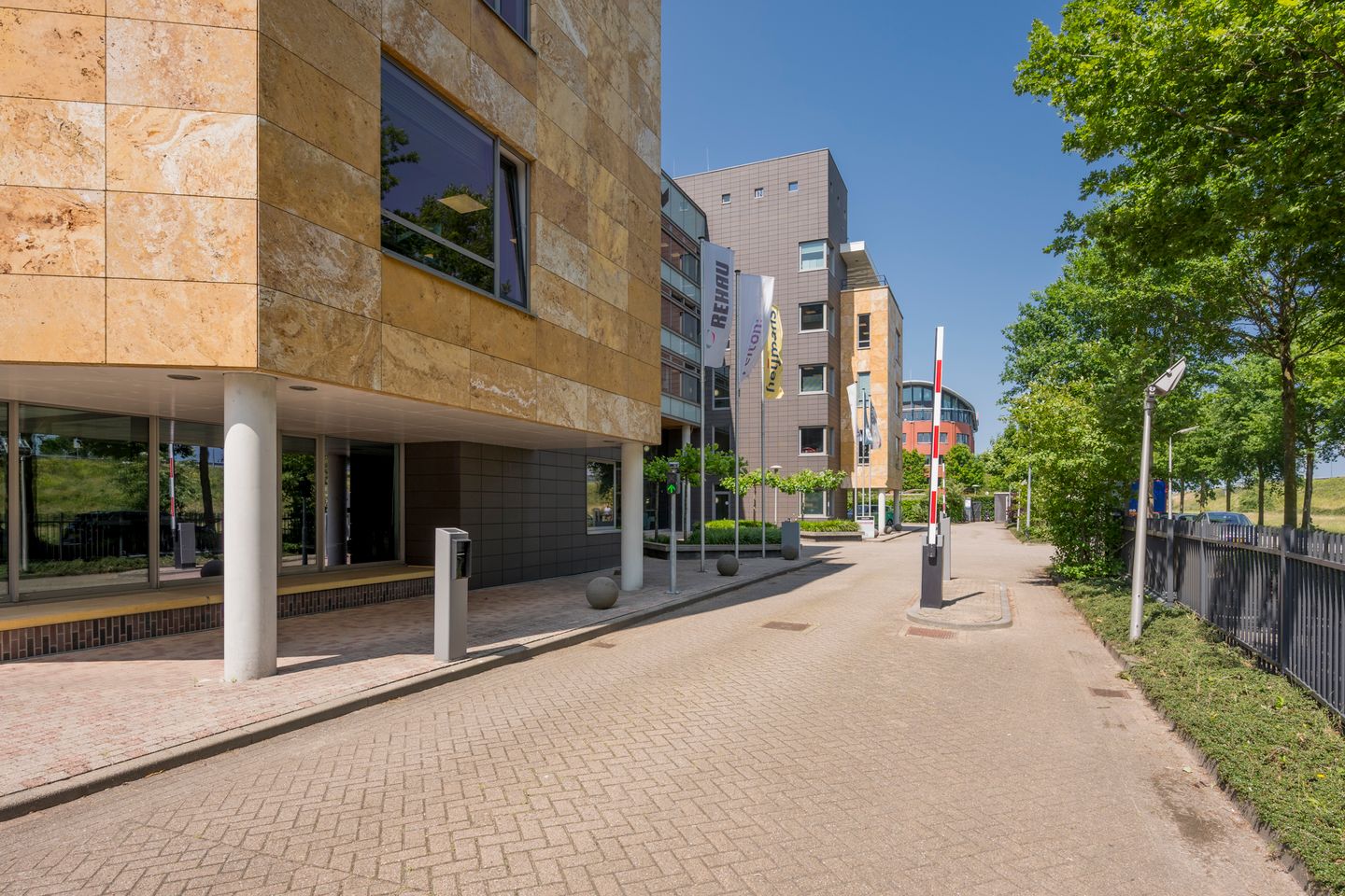 Bekijk foto 2 van Databankweg 26-30