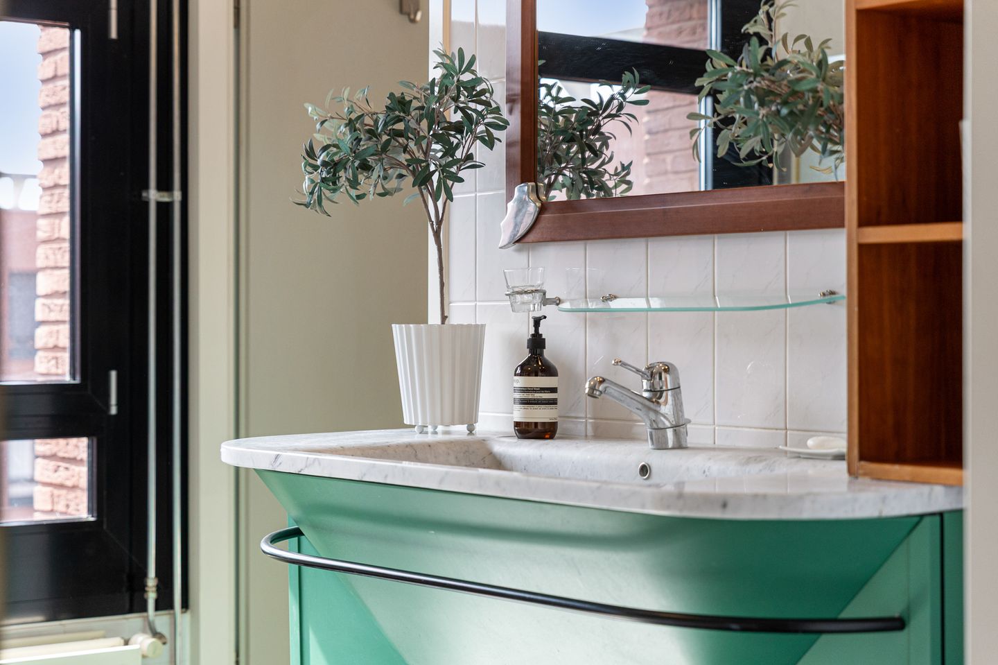 Foto 19 van Avenue Ceramique 13-M