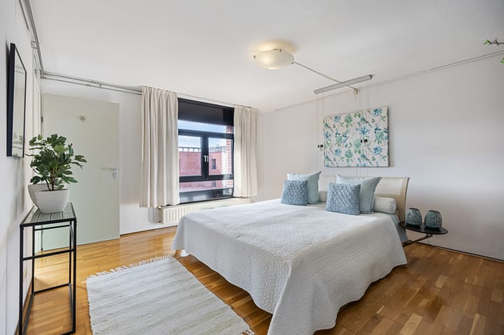 Photo 23 of Avenue Ceramique 13-M