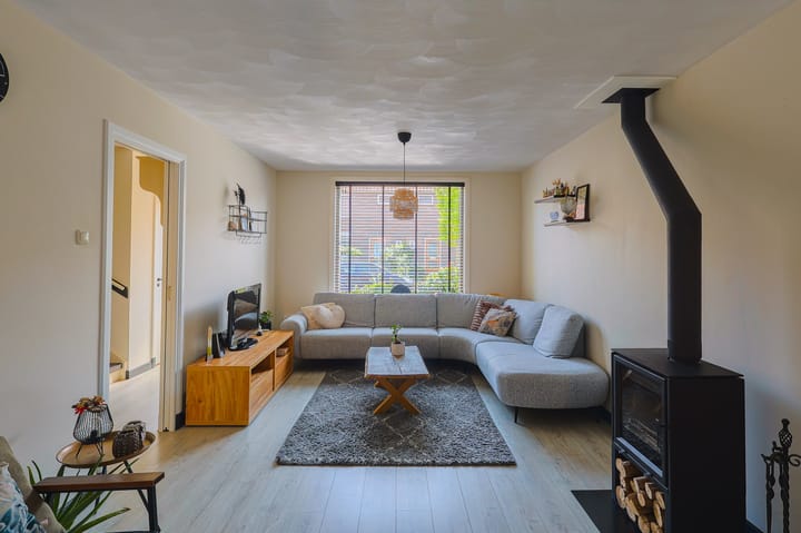 Photo 4 of Julianastraat 17