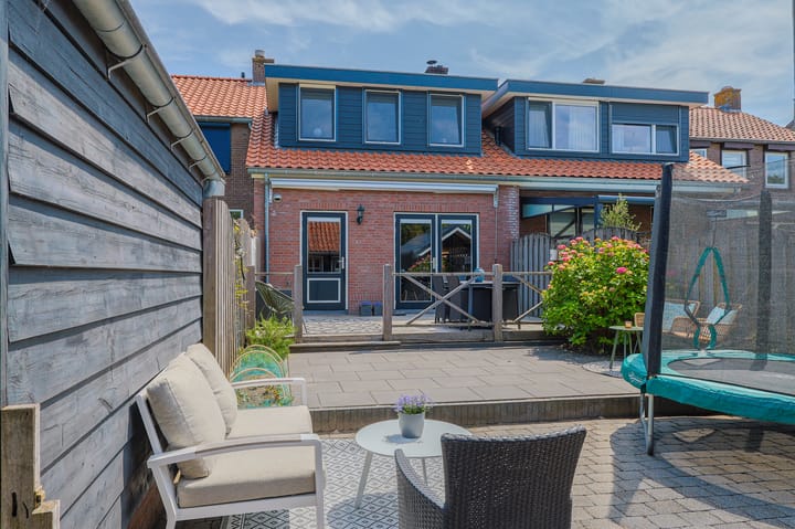 Photo 3 of Julianastraat 17