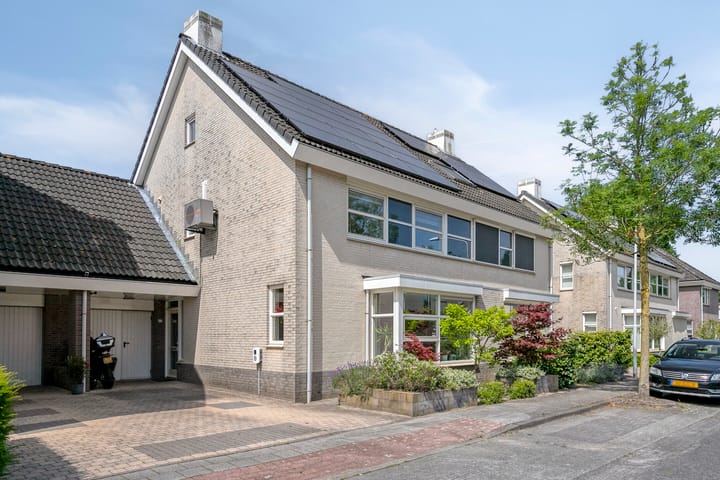 Foto 1 van Dennenhei 40