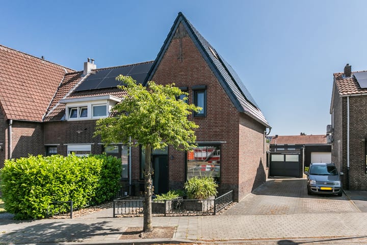 Foto 32 van Emmastraat 61