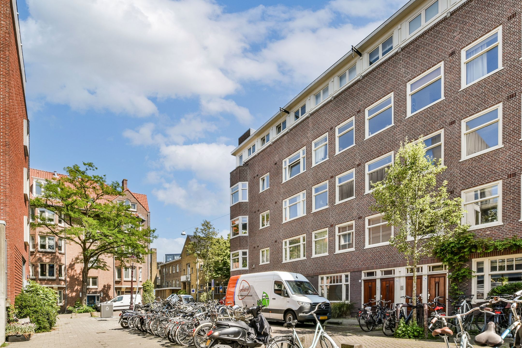 Foto 6 van Luzacstraat 1-4