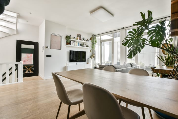 Foto 11 van Luzacstraat 1-4