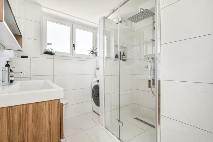 Foto 19 van Luzacstraat 1-4