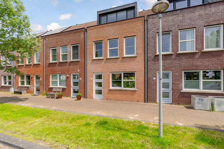 Foto 42 van Denemarkenstraat 52