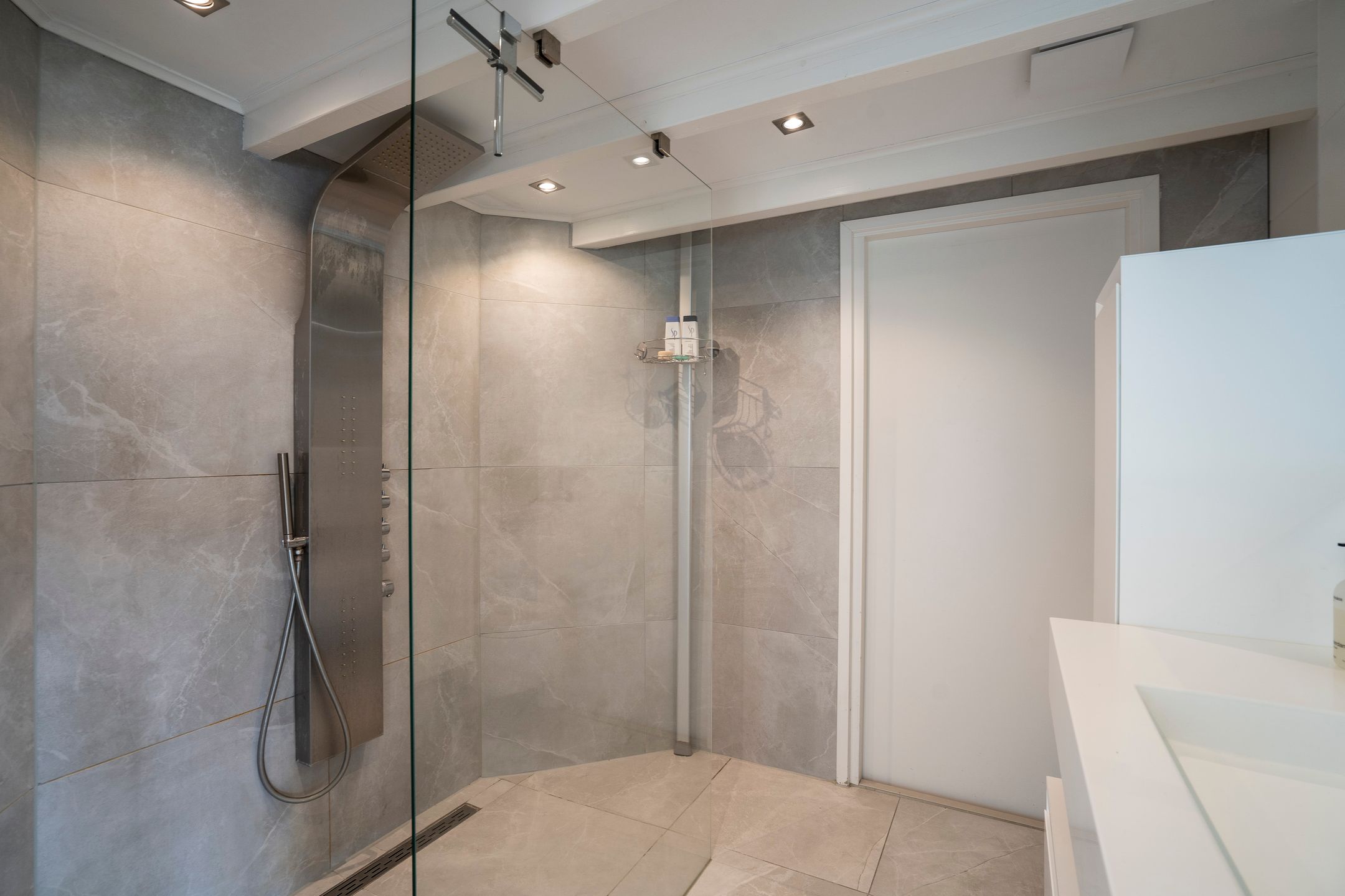 Photo 24 of Waaldijk 136