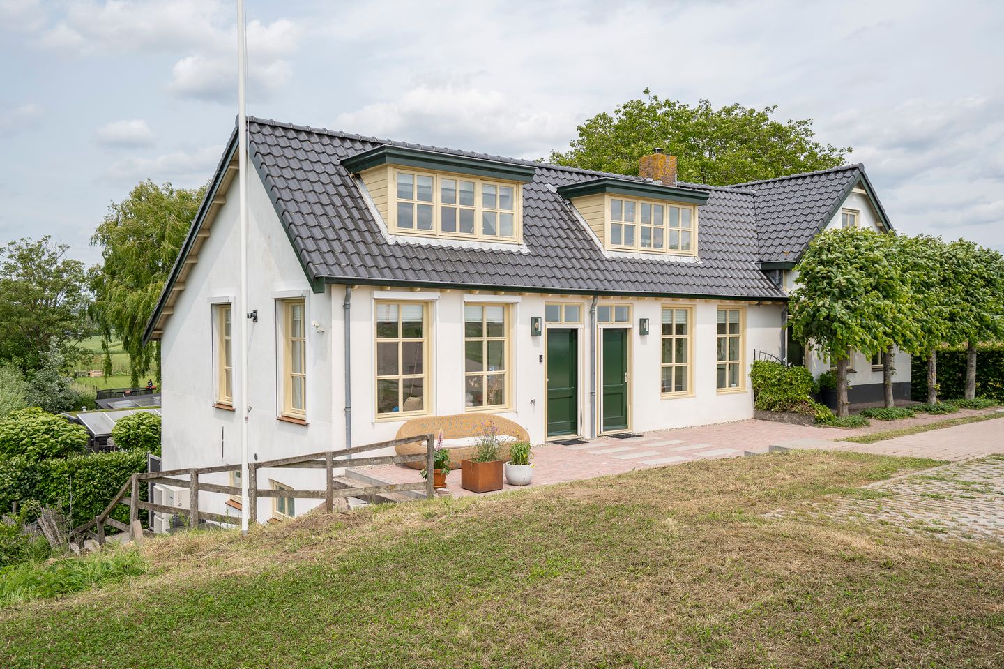 Waaldijk 136 main image