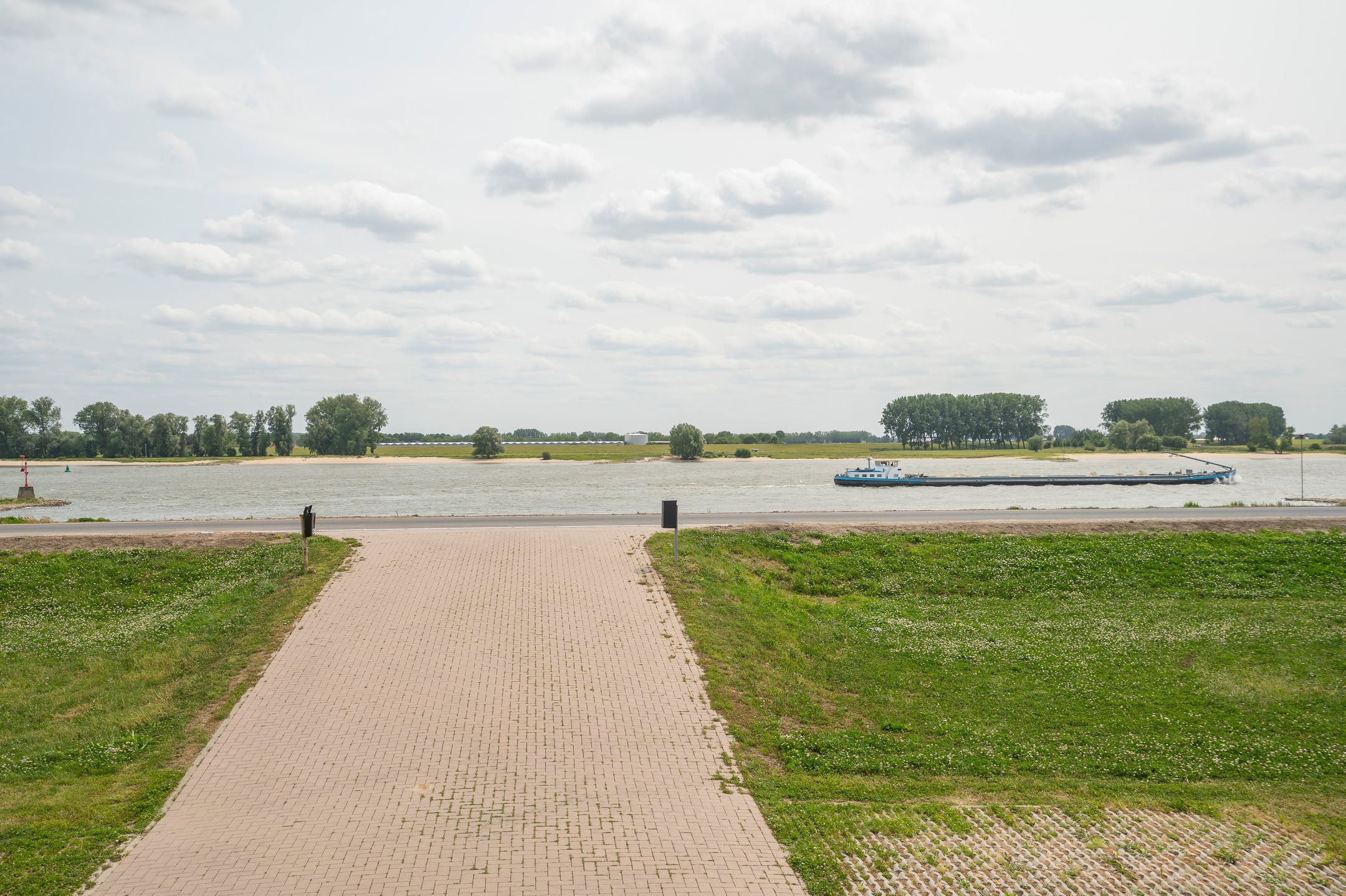 Photo 45 of Waaldijk 136