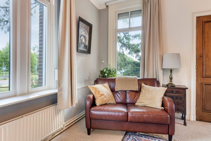 Foto 15 van Zuidelijke Parallelweg 7