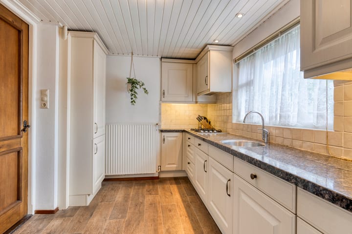 Foto 21 van Zuidelijke Parallelweg 7