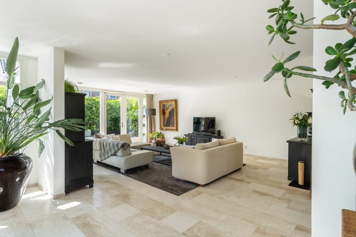 Foto 4 van Lilian Ngoyiweg 176