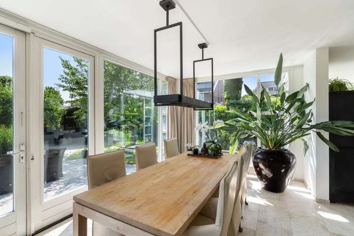 Foto 5 van Lilian Ngoyiweg 176