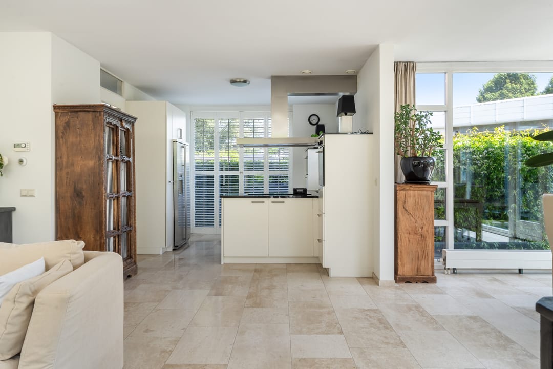 Foto 7 van Lilian Ngoyiweg 176