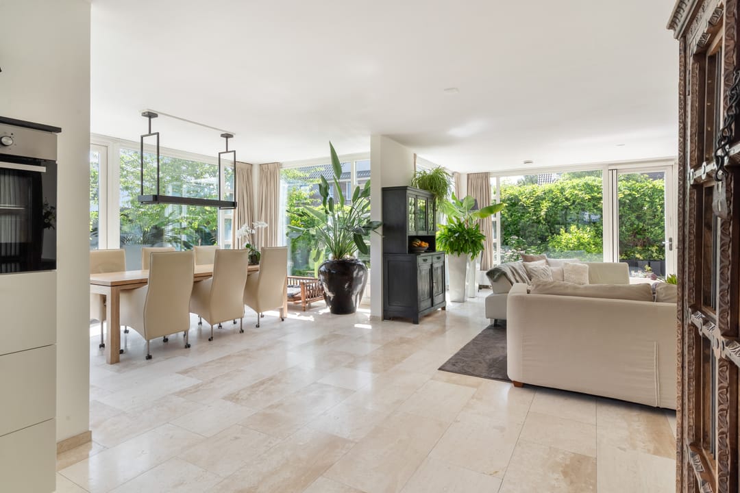 Foto 17 van Lilian Ngoyiweg 176