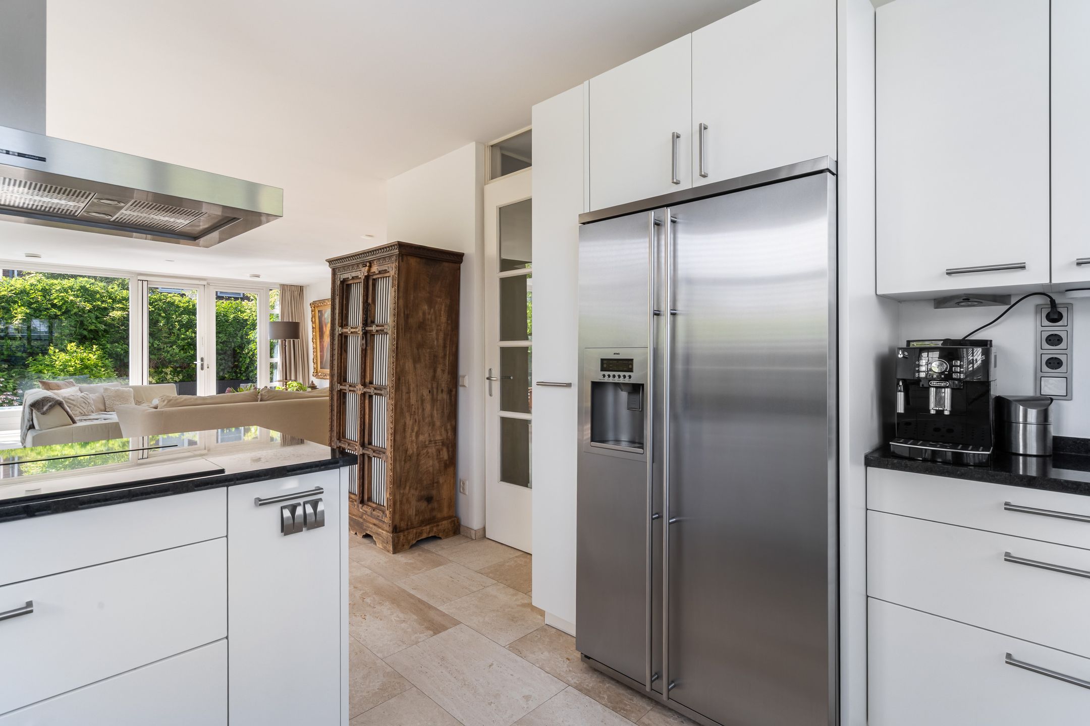 Foto 21 van Lilian Ngoyiweg 176