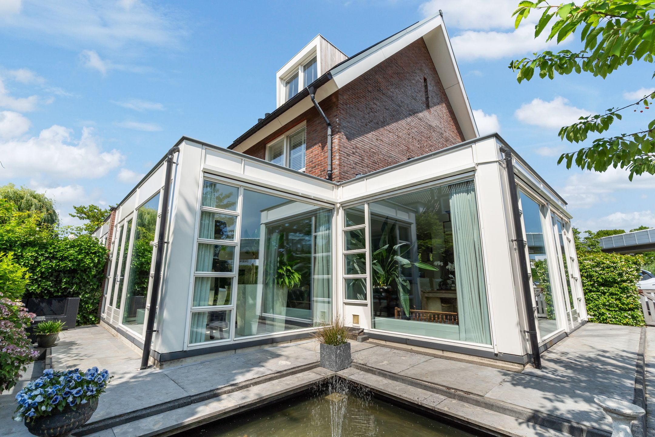 Foto 51 van Lilian Ngoyiweg 176