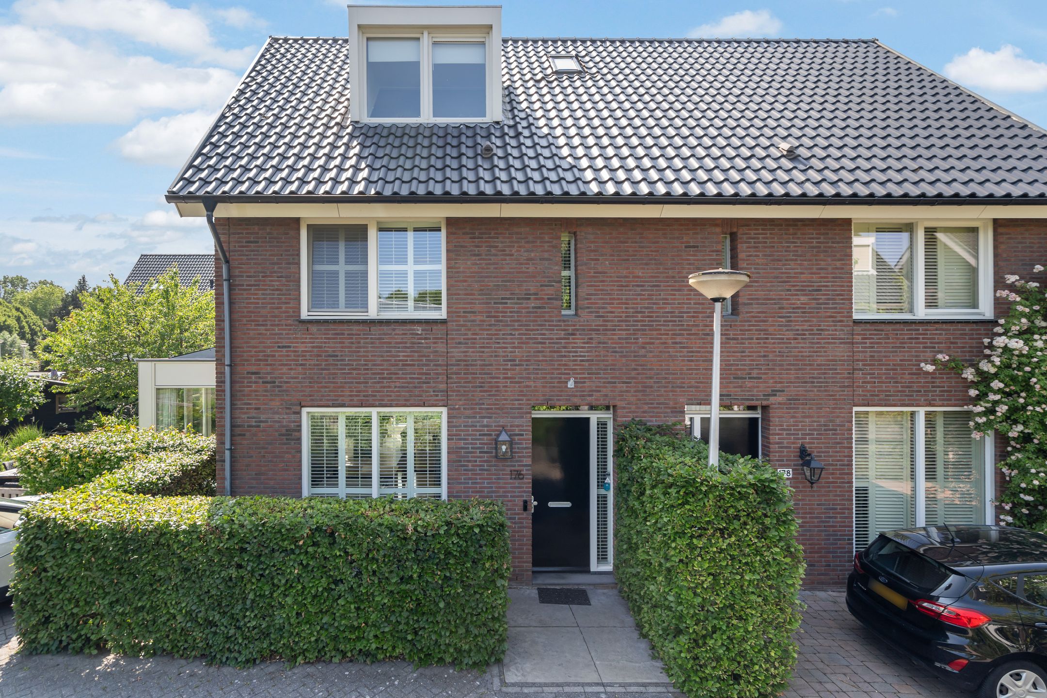 Foto 63 van Lilian Ngoyiweg 176