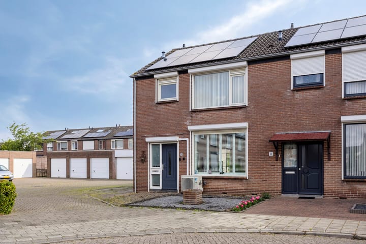 Photo 2 of P C Hooftstraat 18