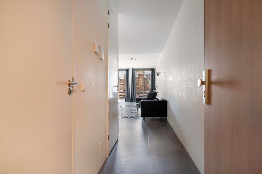 Photo 13 of Van Vollenhovenstraat 3-421