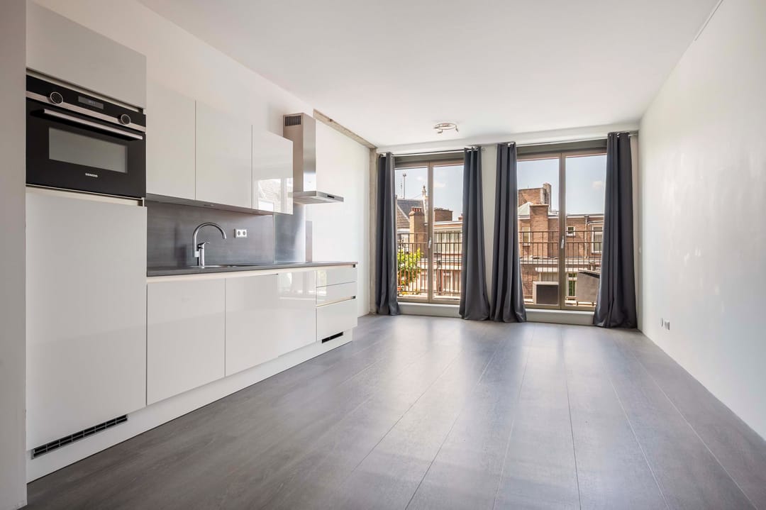 Photo 16 of Van Vollenhovenstraat 3-421