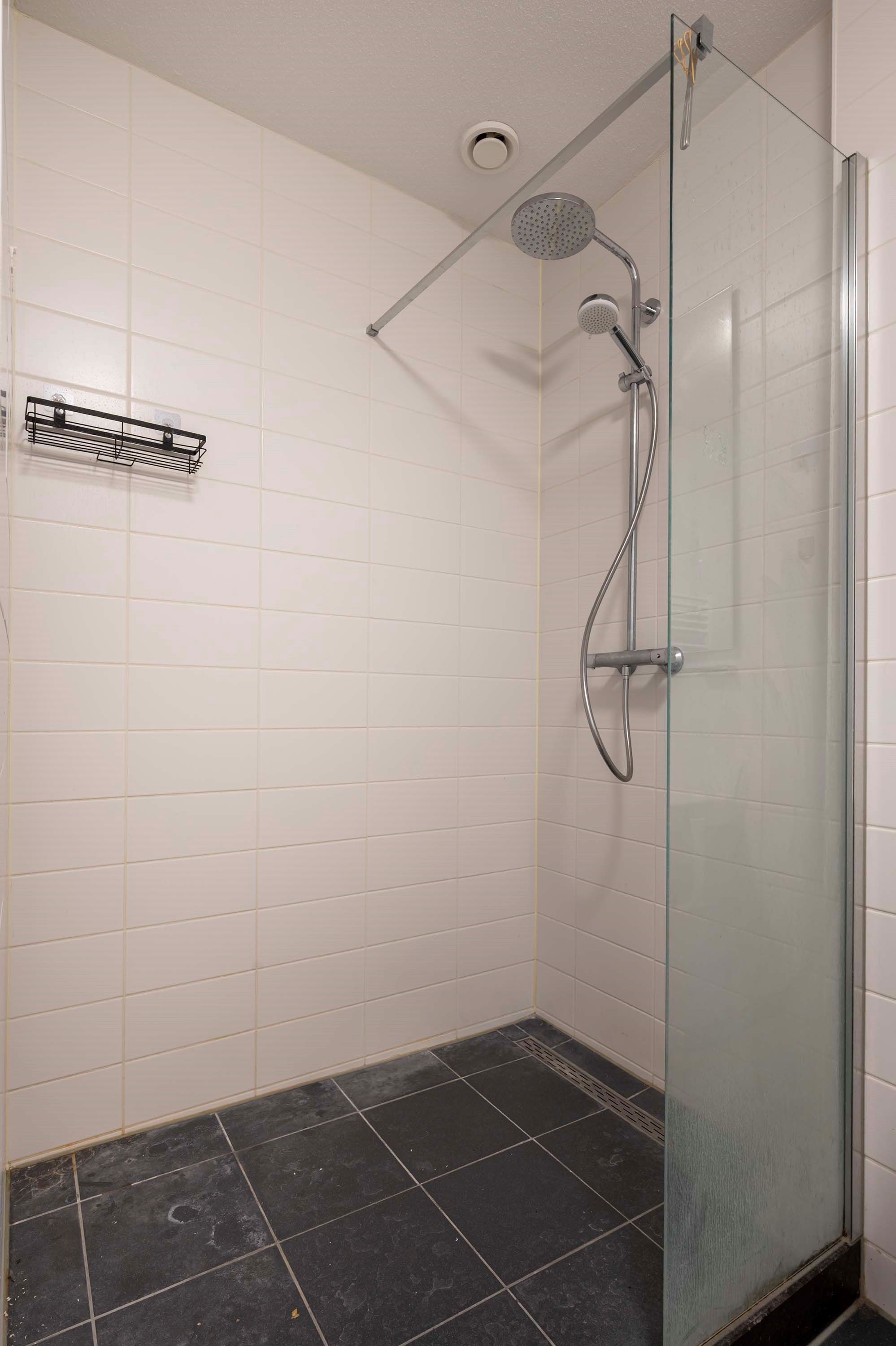 Photo 24 of Van Vollenhovenstraat 3-421