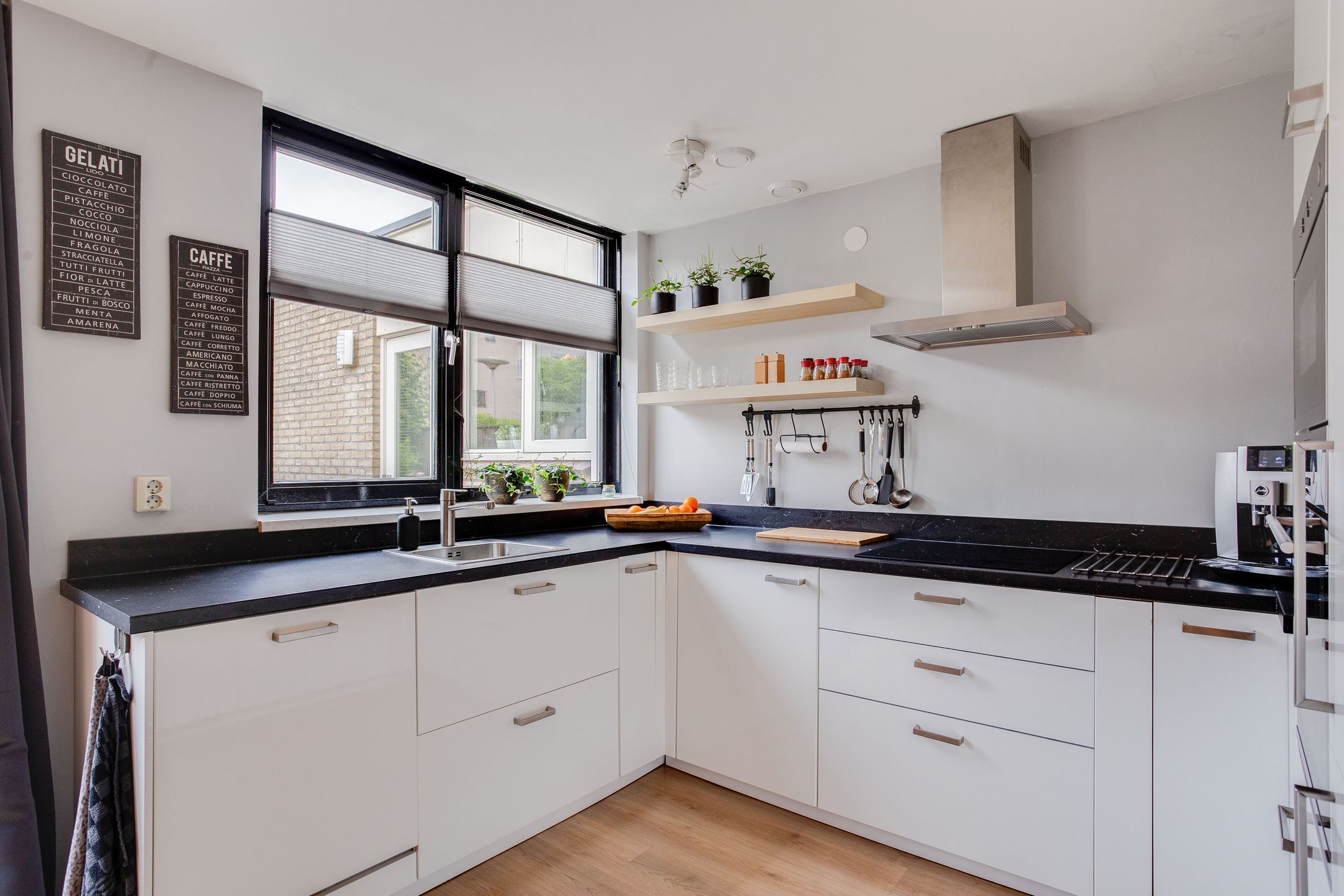 Foto 15 van Antwerpenstraat 46