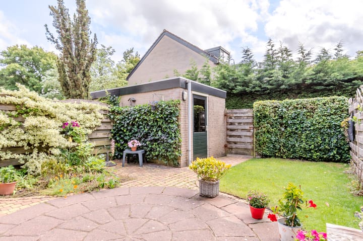 Photo 35 of Galjoen 79