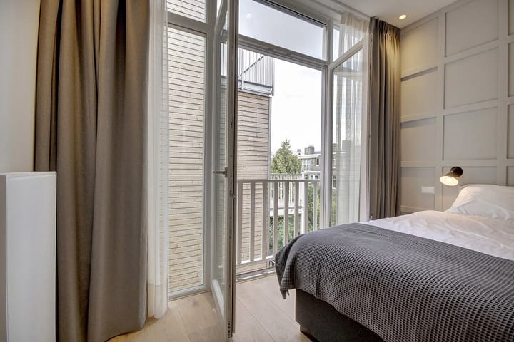 Foto 17 van Van Baerlestraat 116-4