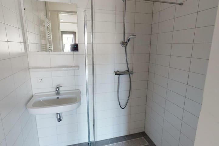 Foto 6 van Oostenburgermiddenstraat 637