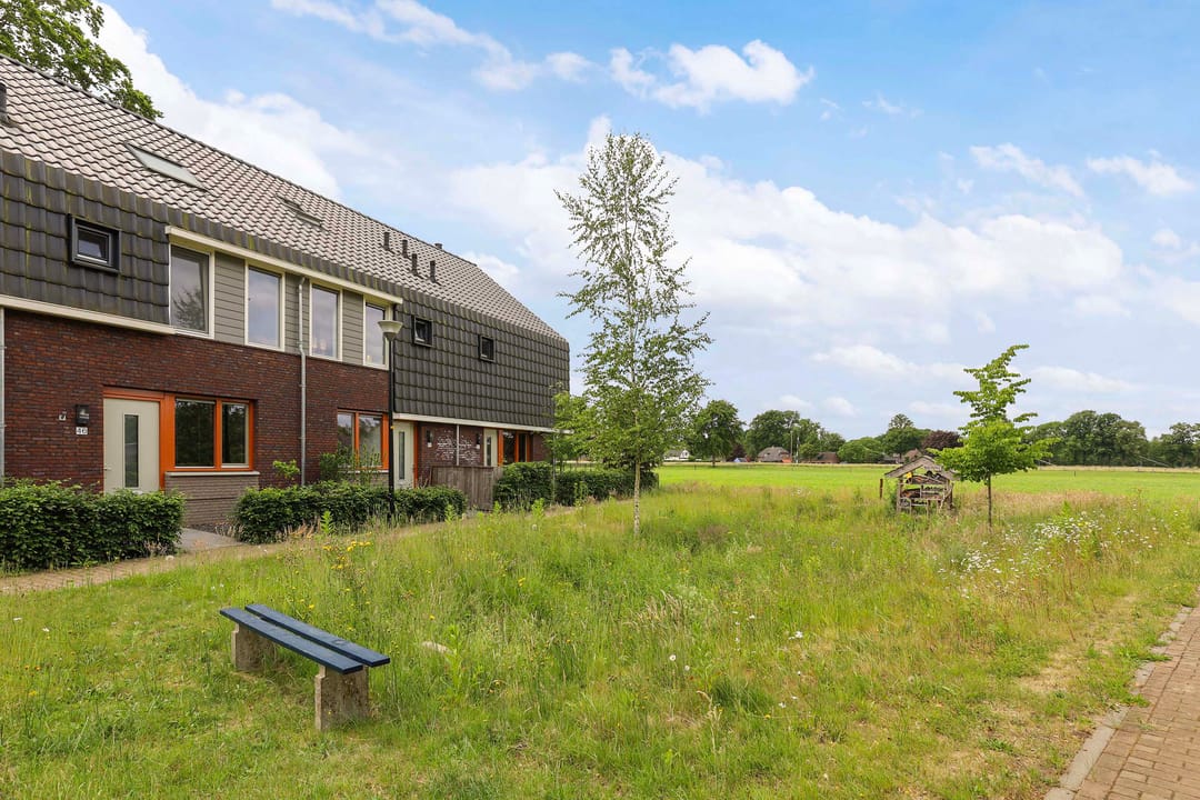 Photo 2 of Dokter J. van Heuvenweg 44