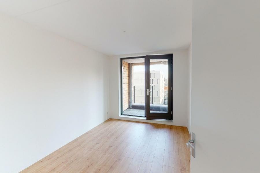 Foto 12 van Oostenburgermiddenstraat 639