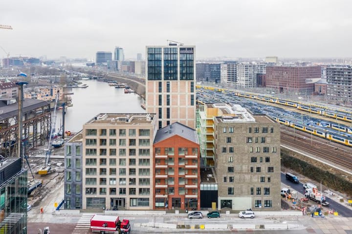 Foto 2 van Oostenburgermiddenstraat 639