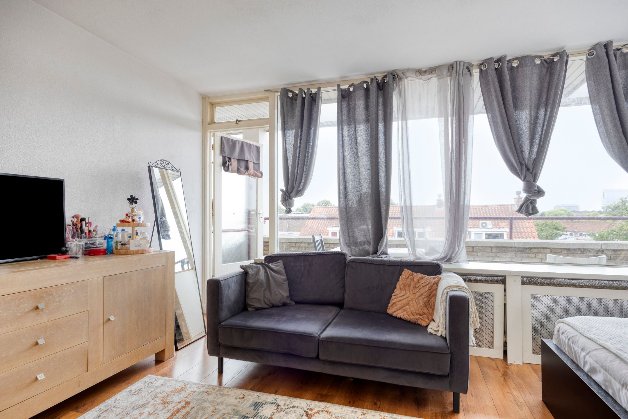 Foto 12 van Julianastraat 56-L