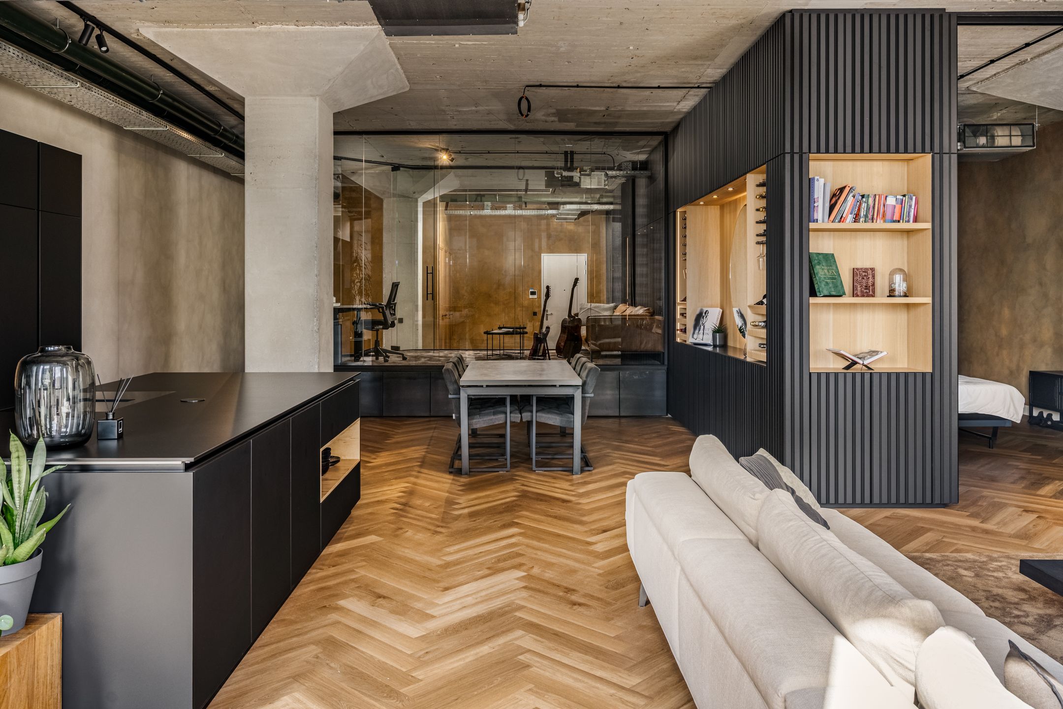 Photo 15 of Surinamepad 208