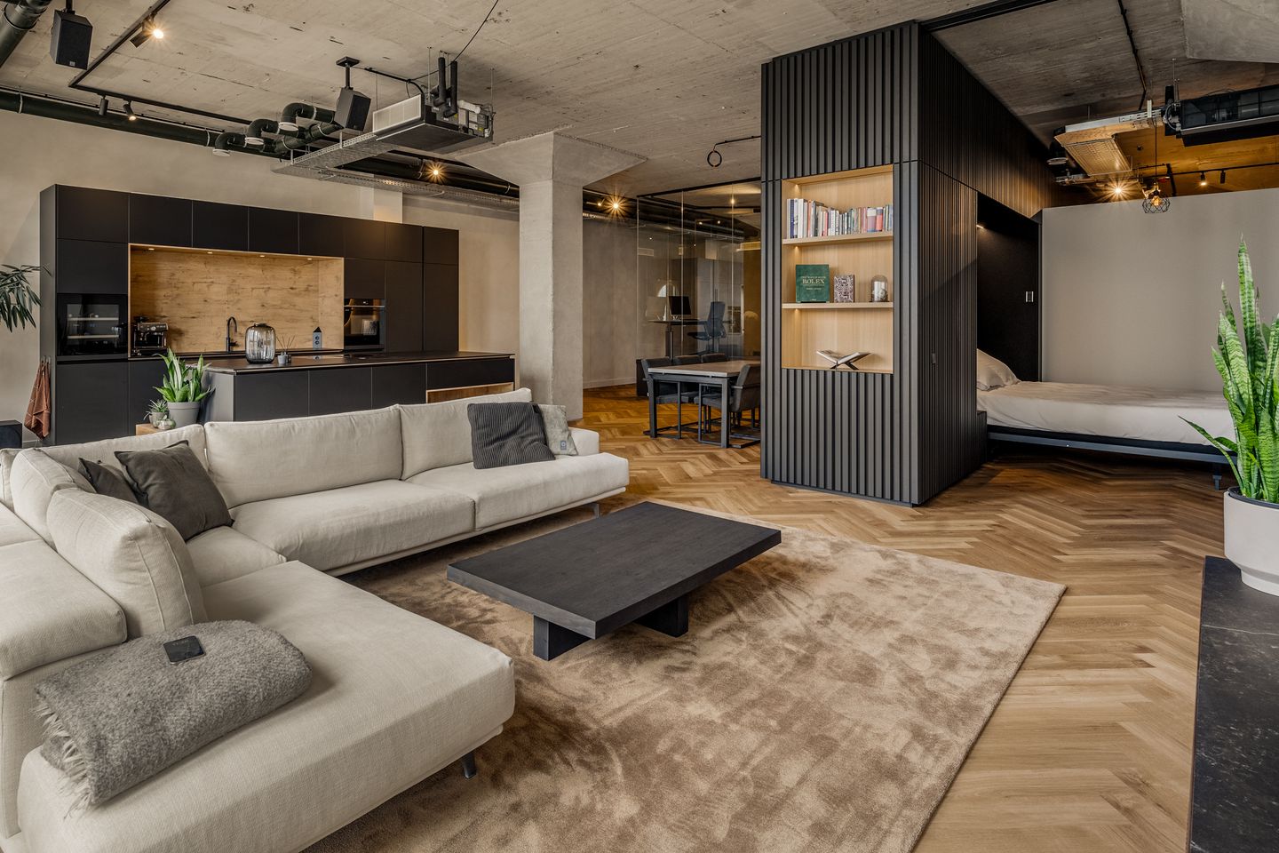 Photo 19 of Surinamepad 208