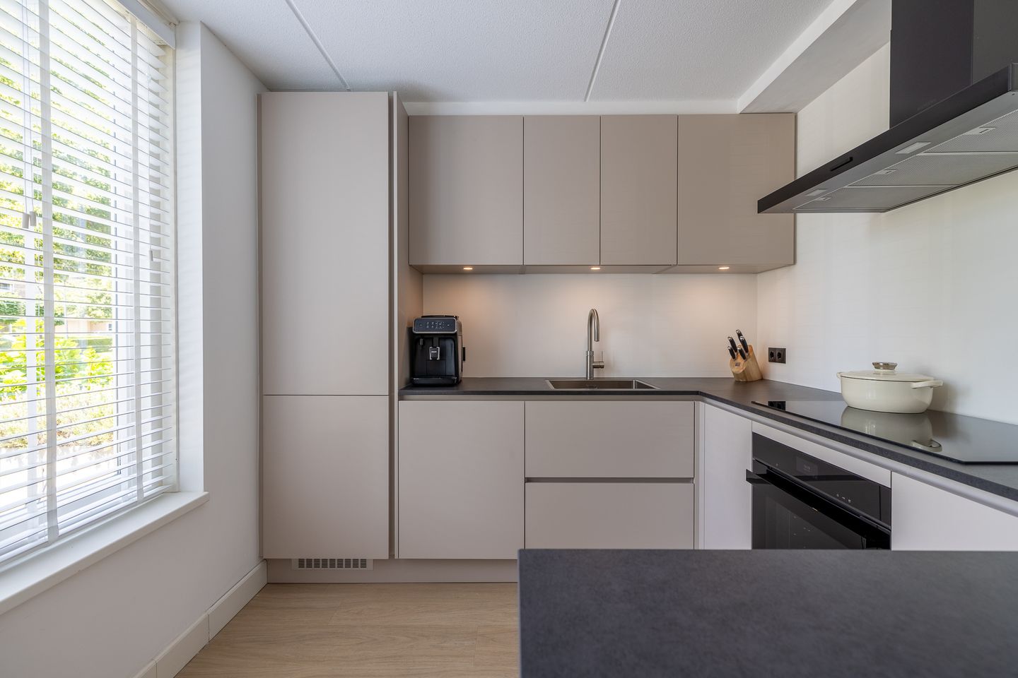 Foto 10 van De Gasperilaan 87