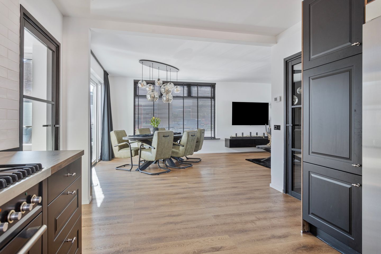 Foto 14 van Van Schendelstraat 19