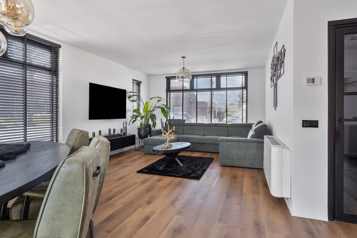 Foto 15 van Van Schendelstraat 19