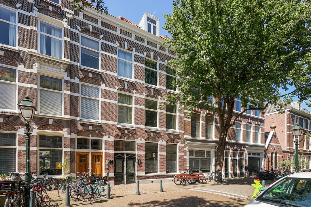 Photo 1 of Obrechtstraat 19