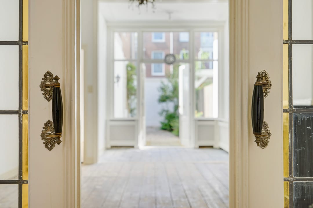 Photo 2 of Obrechtstraat 19