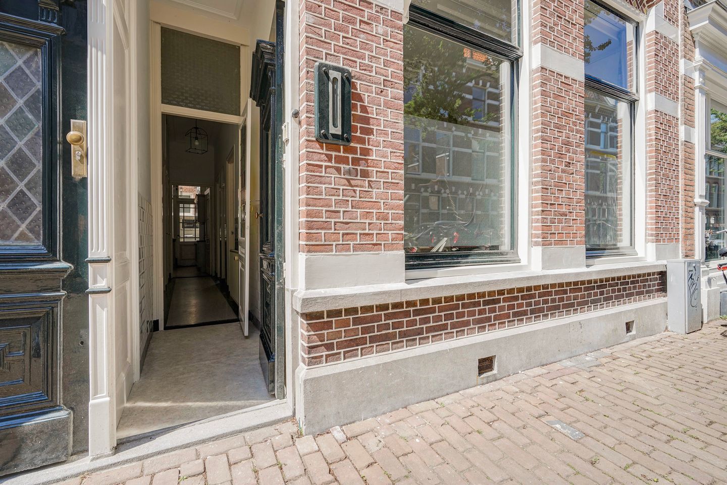 Photo 5 of Obrechtstraat 19